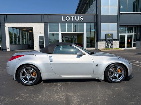 Used 2006 Nissan 350Z Grand Touring RWD image 13