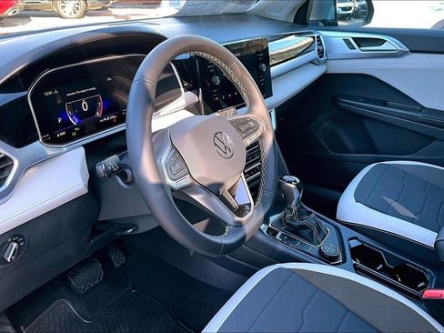 New 2026 Volkswagen Taos SE AWD/4WD image 14