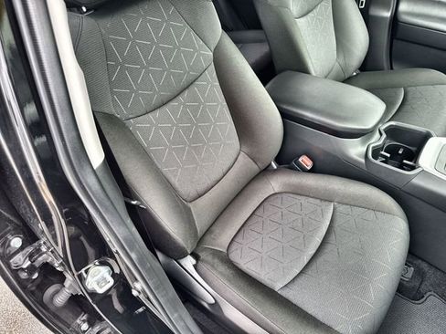 Used 2025 Toyota RAV4 XLE w/ Convenience Package image 33