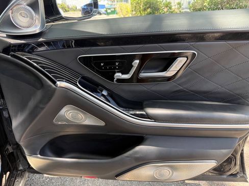 Used 2022 Mercedes-Benz S 580 4MATIC Sedan w/ Rear Seat Package image 28