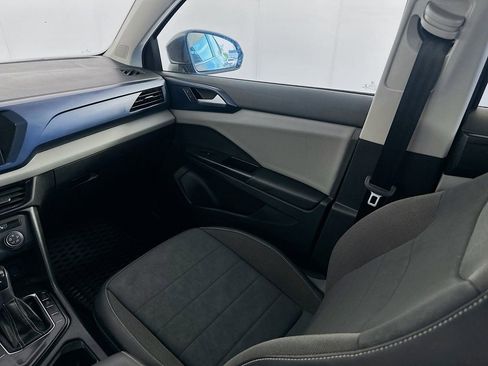 Used 2022 Volkswagen Taos SE image 22