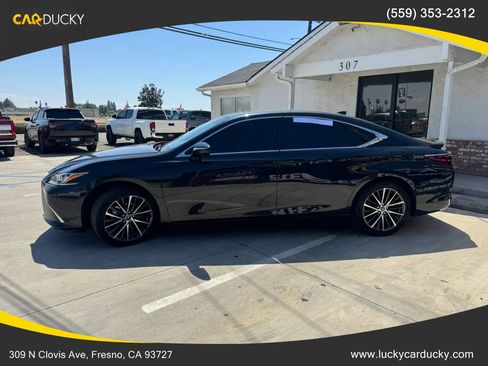Used 2022 Lexus ES 300h w/ Premium Package FWD image 6