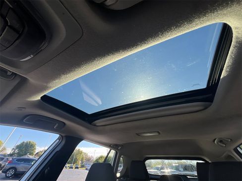 Used 2024 Toyota Corolla Cross LE image 26