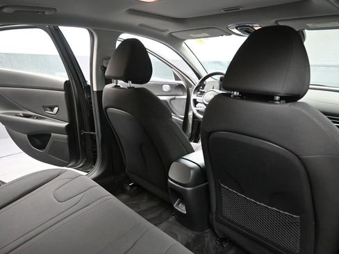 Certified 2024 Hyundai Elantra SEL w/ Convenience Package image 15