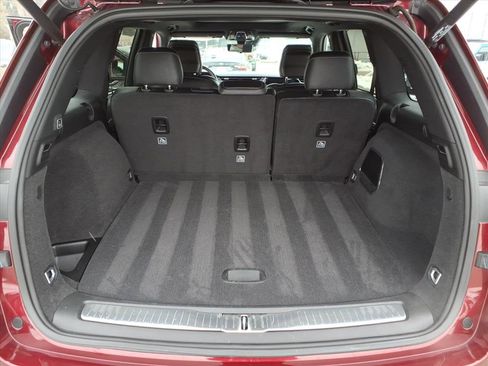 Used 2022 Jeep Grand Cherokee Overland w/ Luxury Tech Group IV image 13