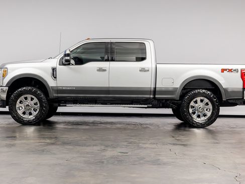 Used 2018 Ford F250 Lariat w/ Chrome Package AWD/4WD image 9