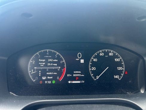 Used 2024 Honda HR-V LX image 11