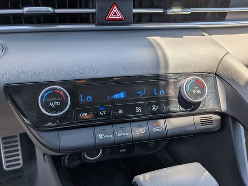 Certified 2025 Hyundai Elantra Sport FWD image 21