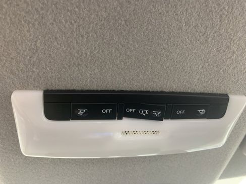 Used 2022 Nissan Kicks S image 28