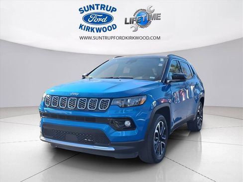 Used 2022 Jeep Compass Limited image 24