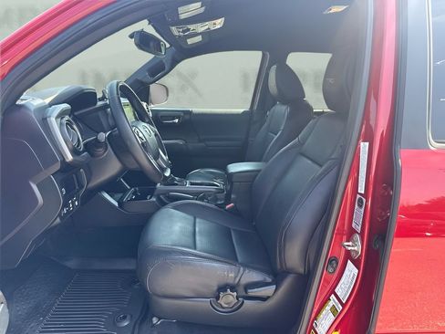 Used 2017 Toyota Tacoma TRD Pro AWD/4WD image 9