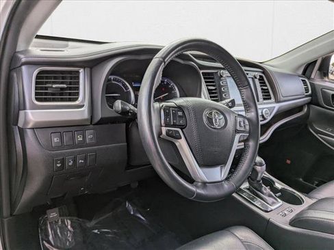 Used 2019 Toyota Highlander Limited Platinum image 10