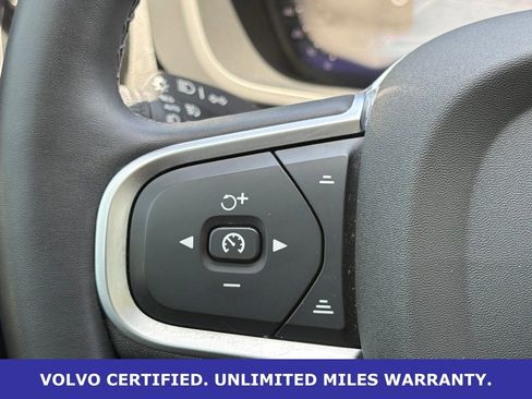 Certified 2025 Volvo XC60 B5 Core AWD/4WD image 18