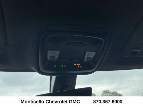 Certified 2023 Chevrolet Traverse LT FWD image 24