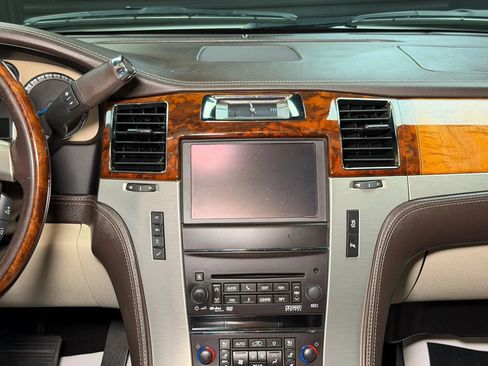 Used 2012 Cadillac Escalade Platinum AWD/4WD image 48