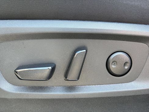 Used 2025 Nissan Pathfinder SV AWD/4WD image 22