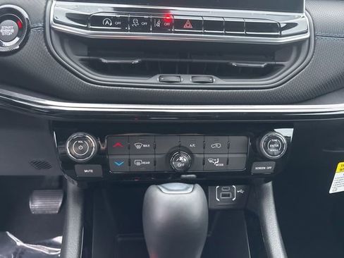 New 2026 Jeep Compass Latitude image 27