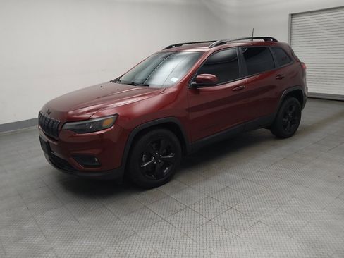 Used 2019 Jeep Cherokee Latitude Plus FWD image 2