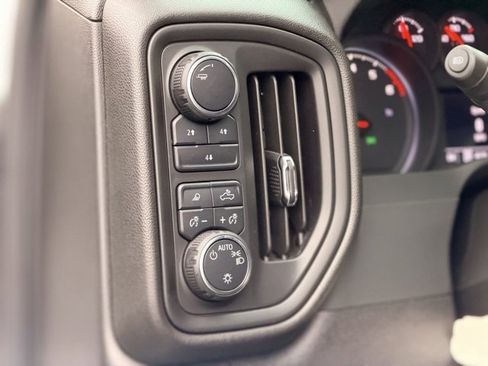 Certified 2025 Chevrolet Silverado 2500 Custom w/ Custom Convenience Package image 8