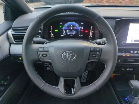 Used 2025 Toyota Camry SE image 23