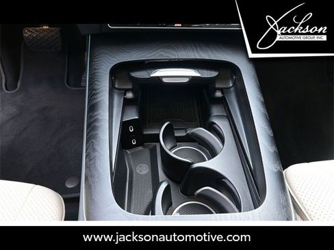 Used 2025 Mercedes-Benz E 350 Sedan image 13