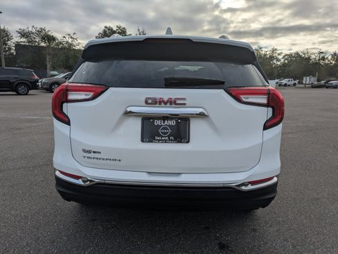 Used 2023 GMC Terrain SLT image 5