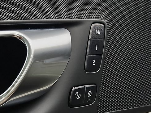 Certified 2024 Volvo XC60 B5 Core w/ Climate Package image 25