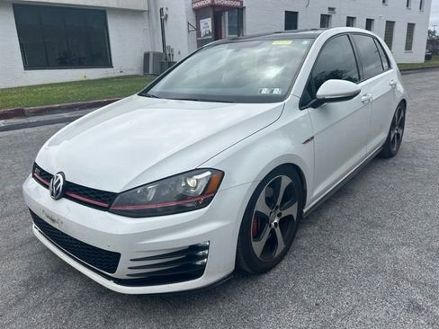 Used 2017 Volkswagen GTI SE FWD image 8