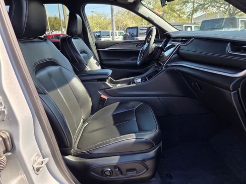 Certified 2025 Jeep Grand Cherokee L Limited w/ Black Appearance Package image 22