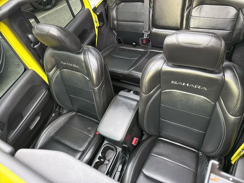 Used 2023 Jeep Wrangler Unlimited Sahara w/ Cold Weather Group image 22