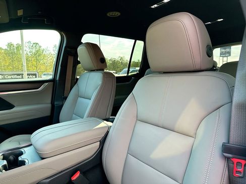 New 2026 GMC Acadia Elevation w/ Elevation Premium Package FWD image 8