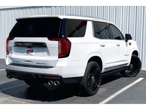 Used 2023 GMC Yukon Denali Ultimate AWD/4WD image 11