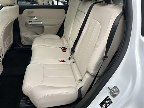 New 2026 Mercedes-Benz GLB 250 4MATIC image 9