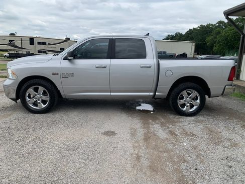 Used 2019 RAM 1500 Lone Star RWD image 2