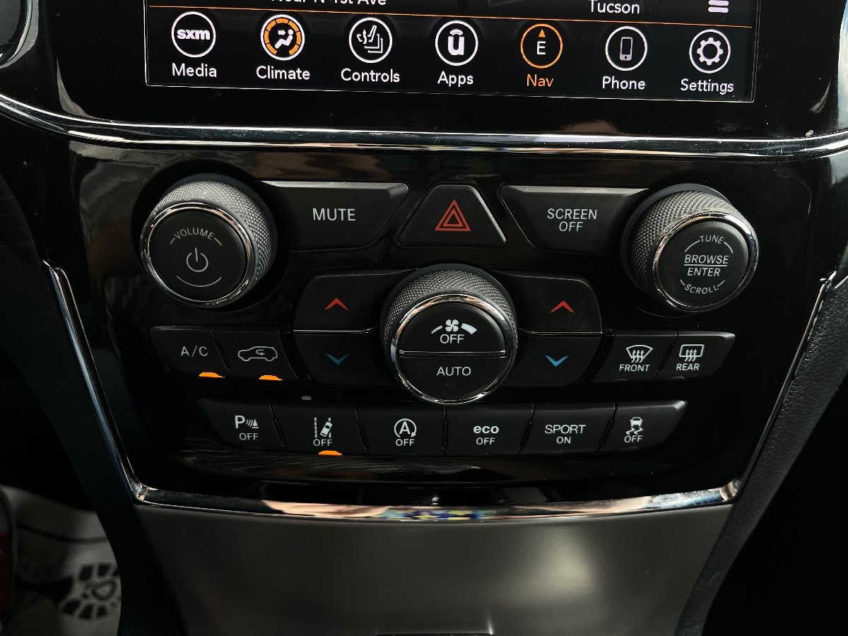 Used 2020 Jeep Grand Cherokee Altitude RWD image 16