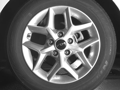 Used 2025 Kia Soul LX w/ LX Technology Package FWD image 14