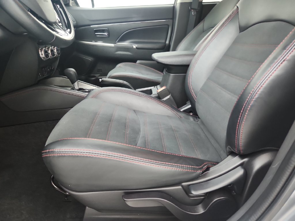 Used 2025 Mitsubishi Outlander Sport SE AWD/4WD image 21
