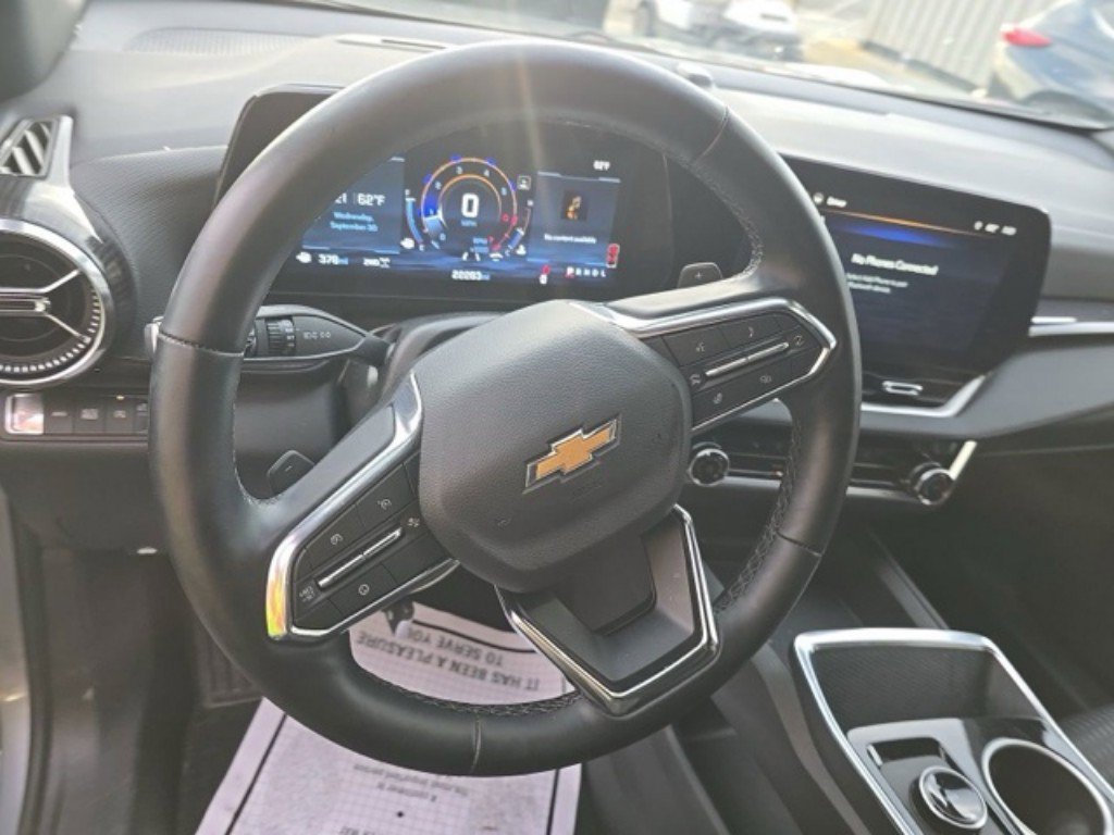 Used 2026 Chevrolet Equinox LT AWD/4WD image 13