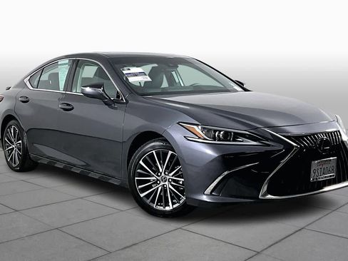 Used 2025 Lexus ES 300h w/ Premium Package image 2