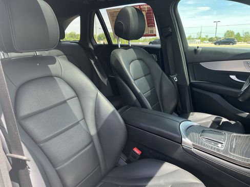 Used 2020 Mercedes-Benz GLC 300 4MATIC image 35