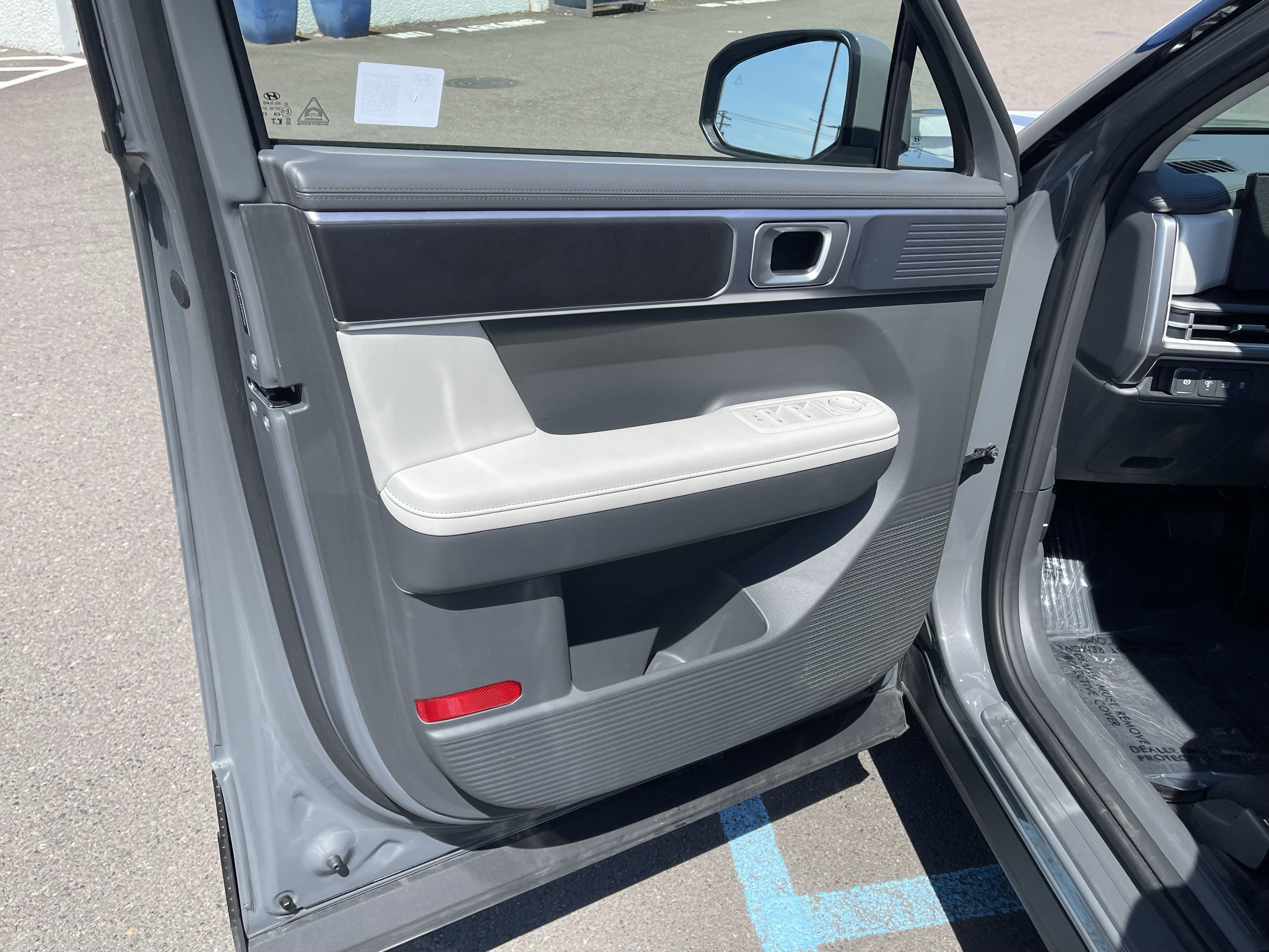 Certified 2025 Hyundai Santa Fe SEL w/ Tow & Go Package AWD/4WD image 16