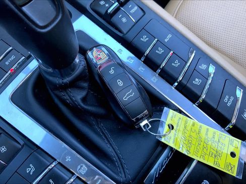 Used 2018 Porsche Macan S image 14