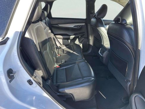 Used 2019 INFINITI QX50 Essential w/ Premium Heat Package image 17