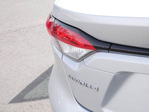 Certified 2025 Toyota Corolla LE w/ Convenience Package image 17