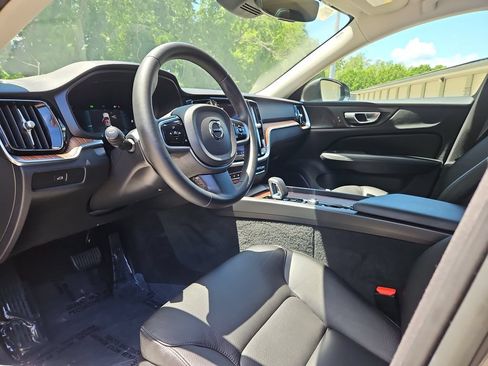 Used 2023 Volvo V60 B5 Cross Country Plus w/ Climate Package AWD/4WD image 4