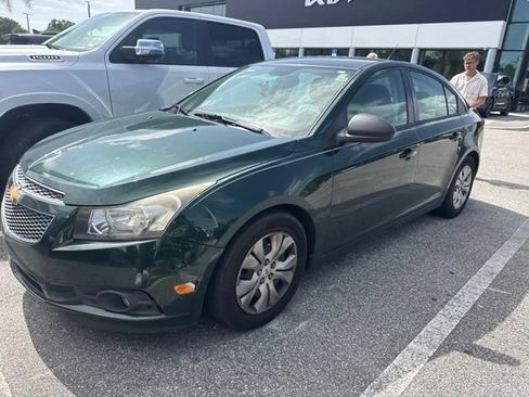 Used 2014 Chevrolet Cruze LS FWD image 2