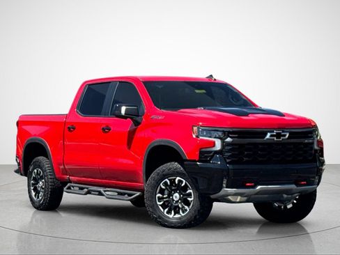 Used 2025 Chevrolet Silverado 1500 ZR2 AWD/4WD image 2