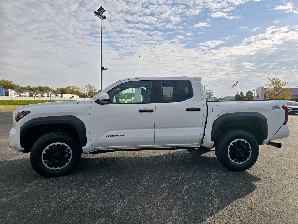 Used 2024 Toyota Tacoma TRD Off-Road AWD/4WD image 12