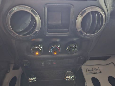 Used 2018 Jeep Wrangler Unlimited Sport AWD/4WD image 30