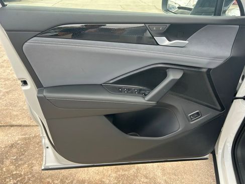 New 2026 Volkswagen Tiguan SE R-Line image 18